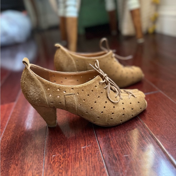 Rachel Comey Anthropologie Suede Laced Oxfords Heels size 6.5 - Picture 3 of 9